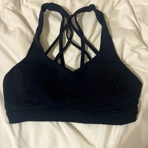 black lululemon sports bra